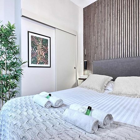 Renovated Champs-Elysees Retreat Lägenhet Paris Exteriör bild