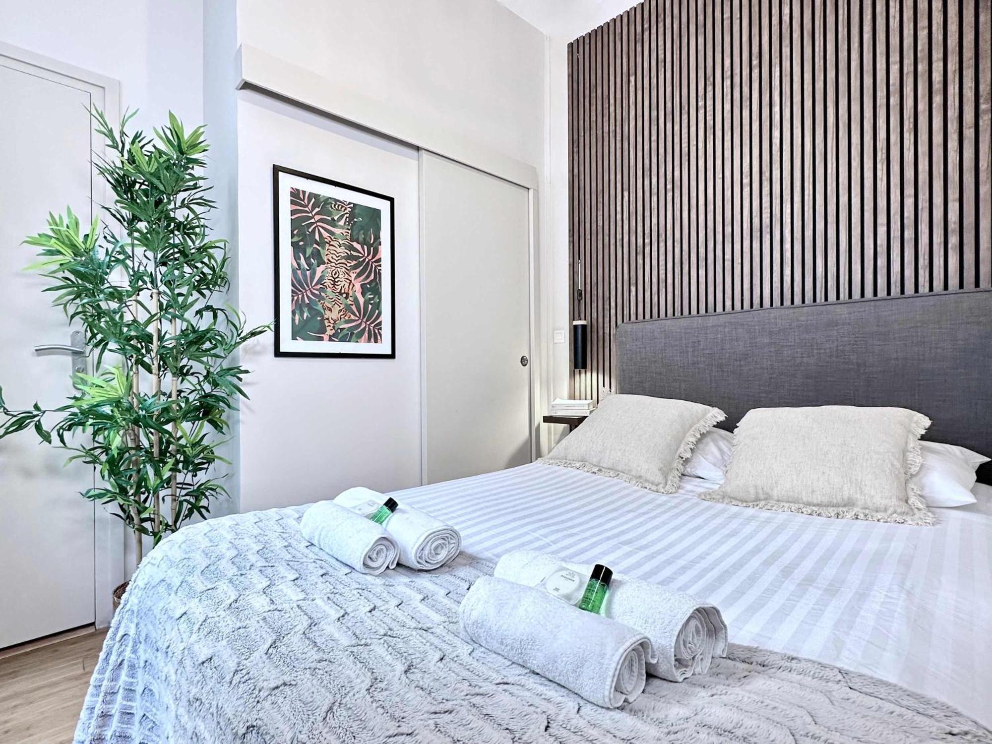 Renovated Champs-Elysees Retreat Lägenhet Paris Exteriör bild
