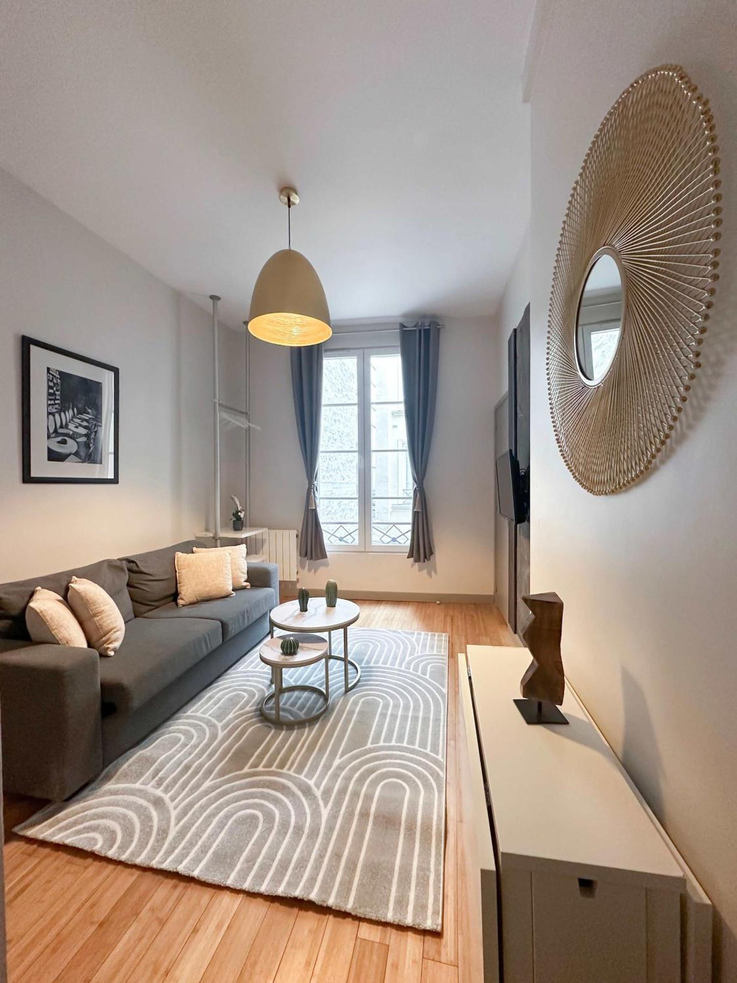 Renovated Champs-Elysees Retreat Lägenhet Paris Exteriör bild